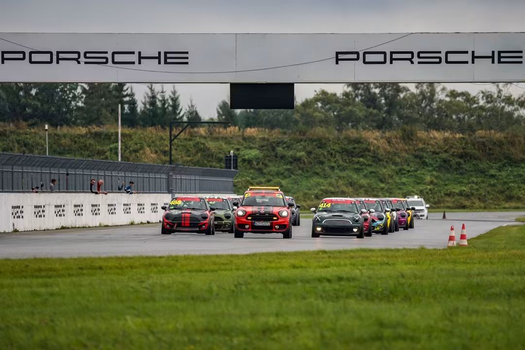 Featured image for “Bałtycka rewolucja: Jak R Sport Cup podbił Porsche Ring!”